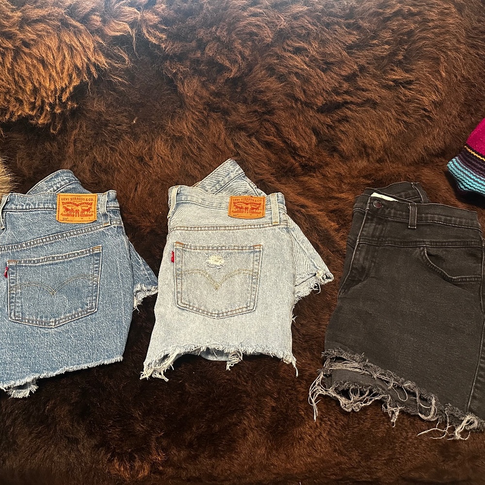 Women’s Levi Shorts